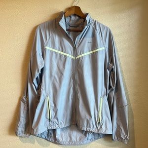 Nike Windbreaker Size L Grey New Athletic Work Out Zipper Pockets Running